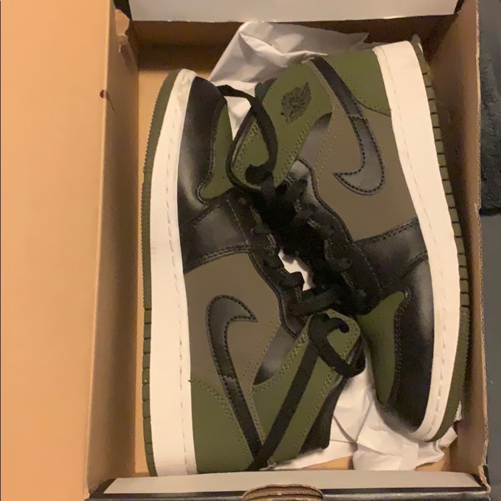 Air Jordan 1 mid (gs)